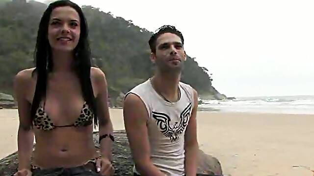 Andrey Andrade gets fucked by pretty shemale Laisa Lins at a beach