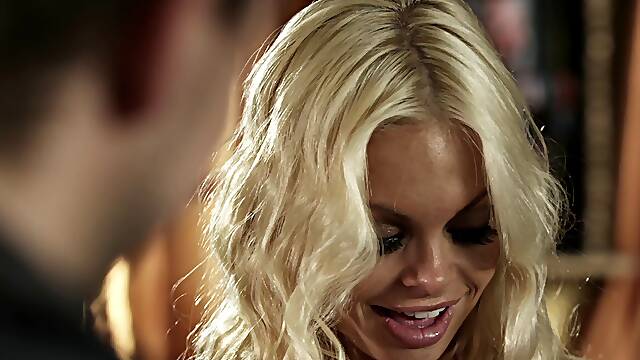 Beautiful porn hottie Jesse Jane gets pussy screwed raw and hot