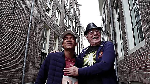 Black guy meets an Amsterdam hooker to fuck her hard