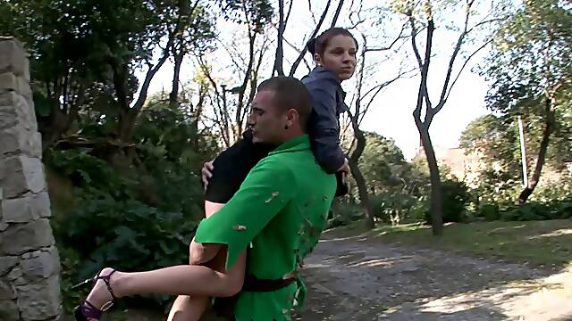 Robin Hood takes home a gorgeous girl and fucks her