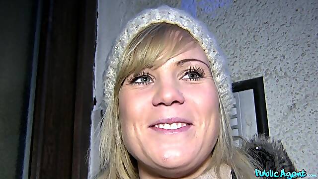 Hot Blonde Gets A Valentines Day Fucking - outdoor February hookup
