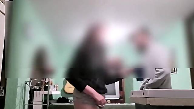 Cheatin wife screws delivery stud for free pizza
