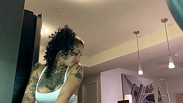 Screwing a Hot Tatted Latin chick in my Kitchen