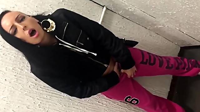 SMASHED CHAV TEEN FLOOZY GETS USED IN CAR PARK