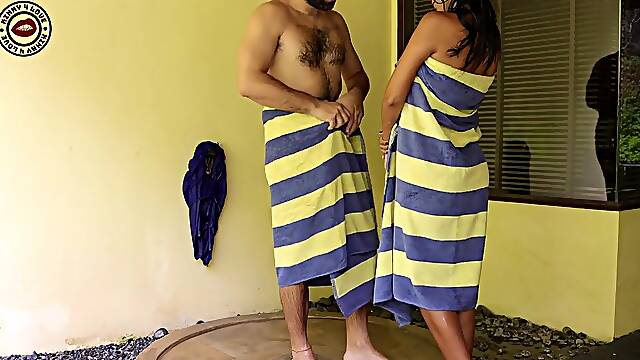 An Hawt Amateur Pair Has Fantastic Sex In The Tub