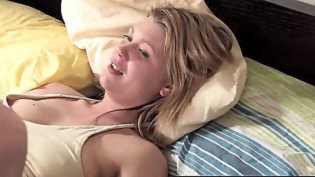 Gals Out West - Australian golden-haired squirts when fingered