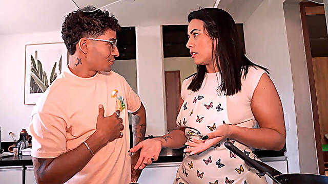 My father leaves me at home with the housekeeper, whos a sexy mother Id like to fuck - Thiago Lopez & Kylei Eilish