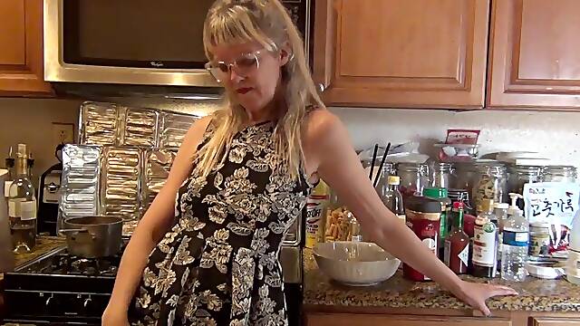 Busy Mommy Secret JOI