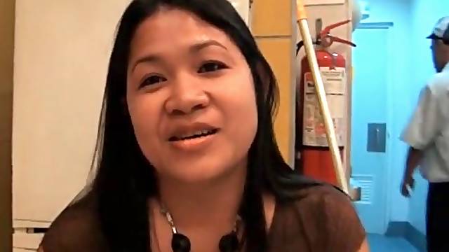Shower blowjob from curvy Asian amateur