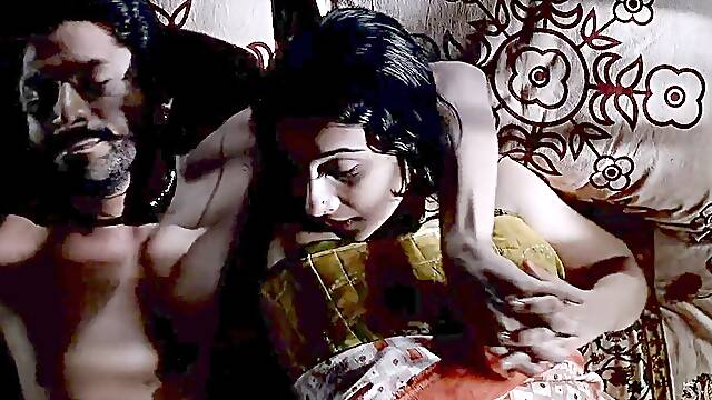 Vidya Balan hot In Ishqiya