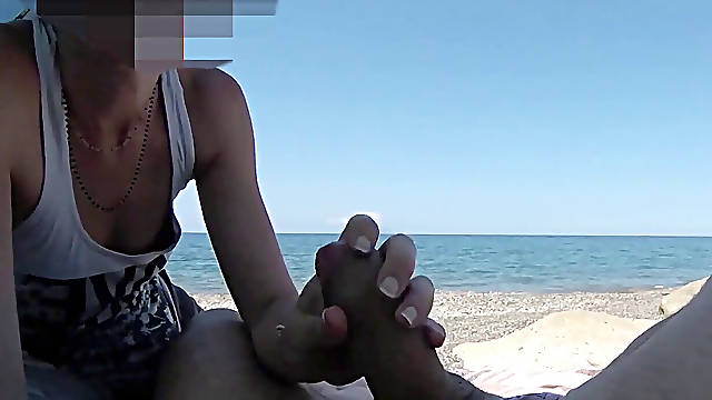 Exhibitionist Outdoor first-timer female Sucks Big Cock on nakedness Beach public to voyeur with cum