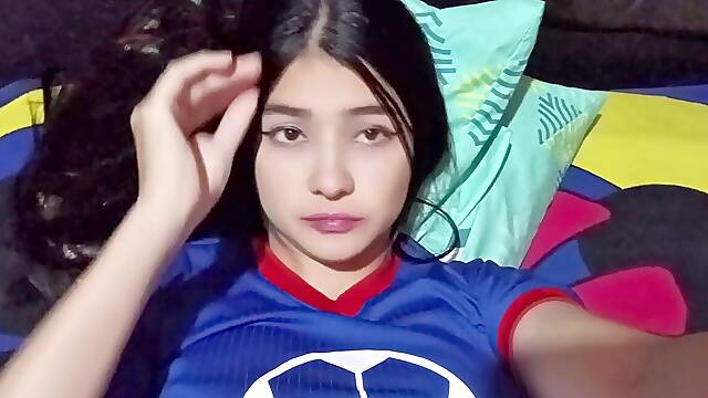 ��I was so desperate to knead my cooter against my pillow��