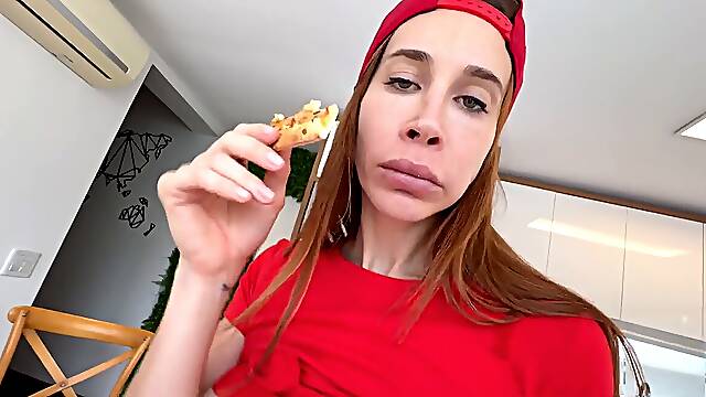 Pizza delivery mega-bitch gets boinked stiff so she doesnt lose her job