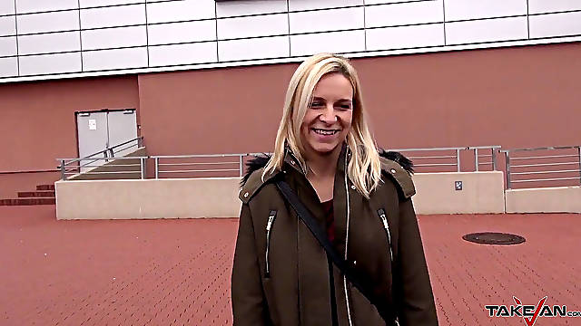 Takevan - supah red-hot horny Mom caught by funny accident