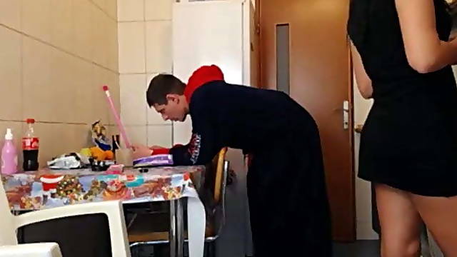 Adriana ar face orice pentru bani .