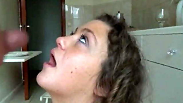 Petite compilation d'ejaculation faciale