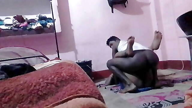 Bhabhi ko gandh marli raat me chupke se diya