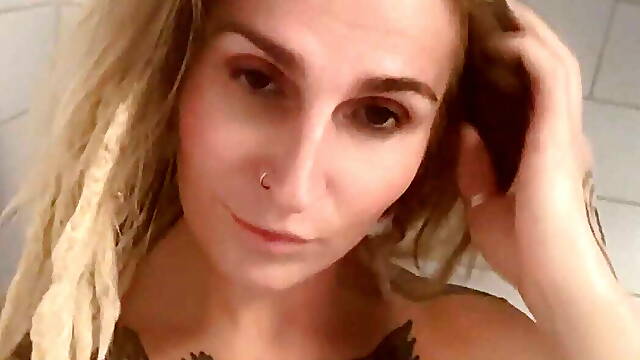Get in the steamy Shower with me 