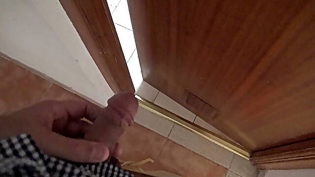 Horny Amateur Stepmom Caught 18 Year Old Stepson Peeping 