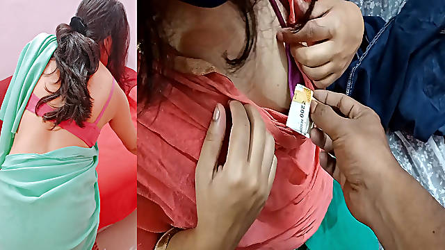 Nokrani Ki Beti Ko Pese Ke Badle me Jabardasti Choda