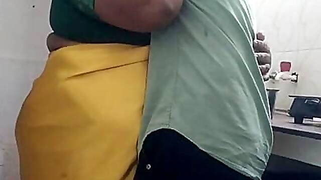 Tamil chubby akka hot with cylinder delivery boy