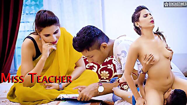 Desi Hot aur Kumari Teacher ke sath GhapaGhup Chudai 18+ school Boy ( Hindi Audio )