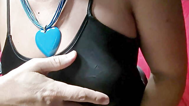 Mature big natural tits and nipples worship