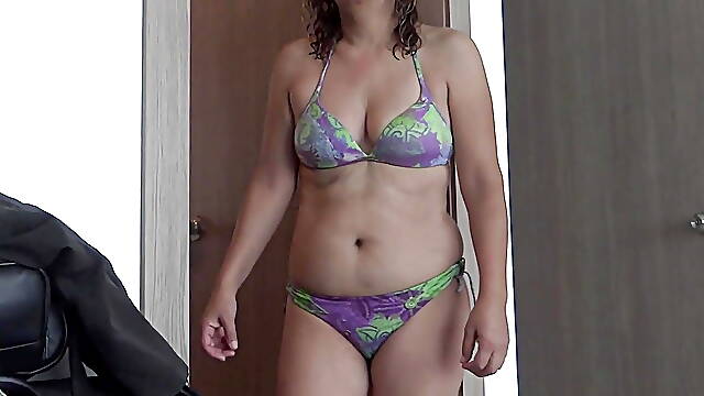 The beach turns me on too much and I need to have sex, I love a big cock in my ass