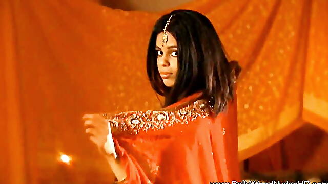 Loving The Romantic Moves From Indian Babe!