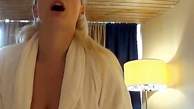 My stepmom make me cum with fleshlight