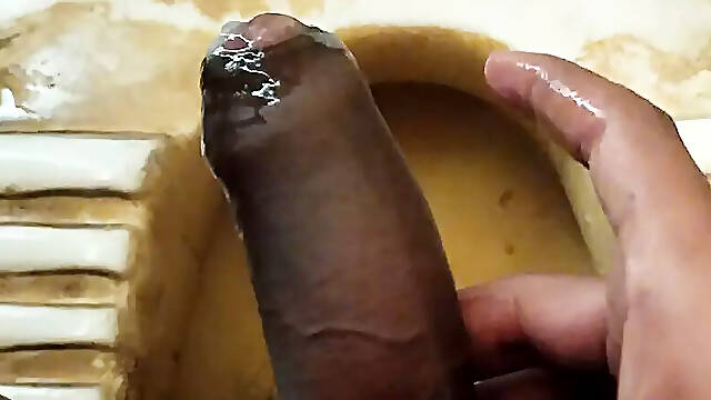 Handjob on bhathroom