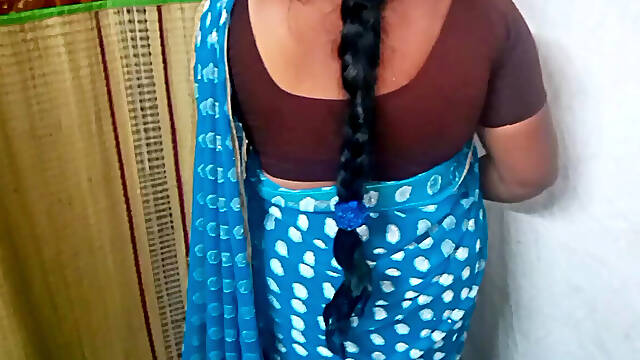 Long hire Indian Aunty nice boobs show