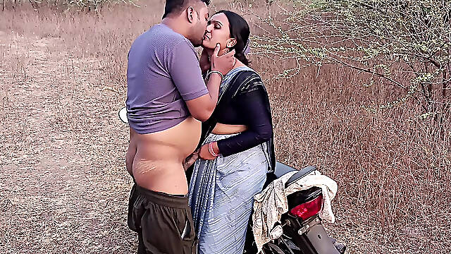Desi indian Marathi kavita bhabhi Fuck in doggy style in forest