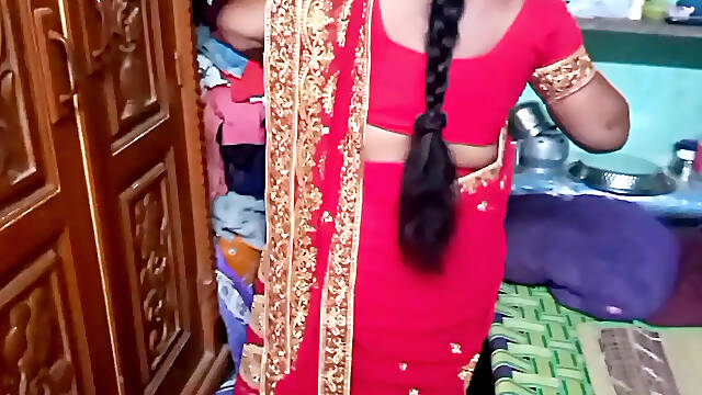 Desi beauty housewife sary changing in home