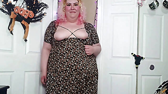Desperate BBW Orgasms In Sun Dress