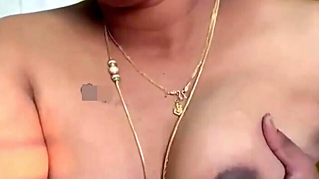 Boobs show