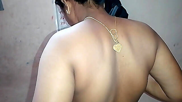 Mallu girl licks her husbands penis in her mouth and sucks his milk
