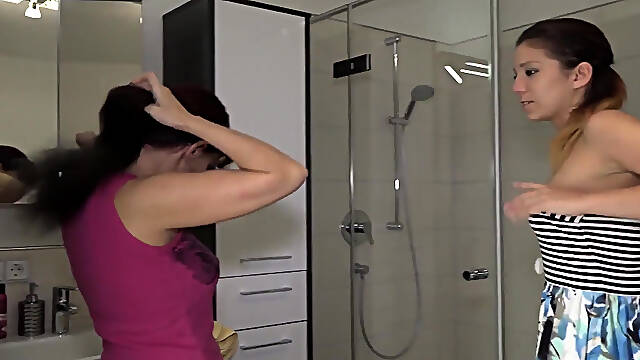 French Lesbians Playing with Each Other Pussy in Shower
