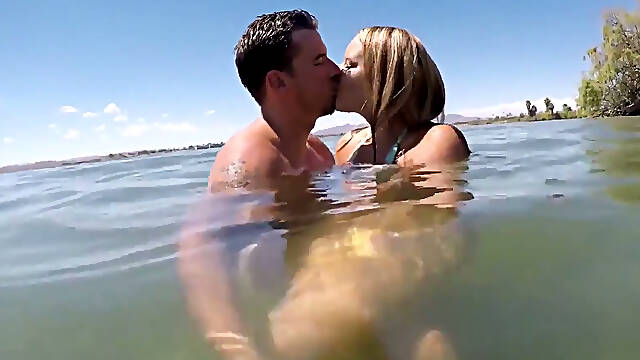 Wife Beach Vacation Sex and Suck Cock Twice