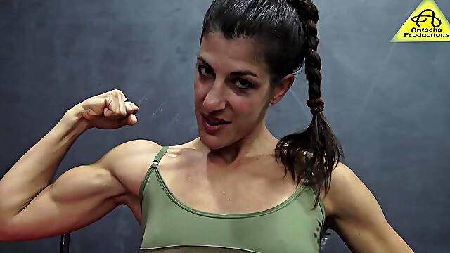 Armwrestling Bianca vs Iron