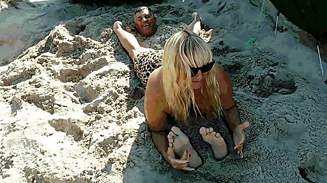 Tickling fun on the beach AVI (1280x720) FHD