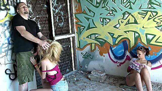 Dude fuck teenie outdoor while her friend watch it