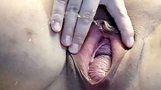 Tease, spread my pussy,fart and pee in solarium HD