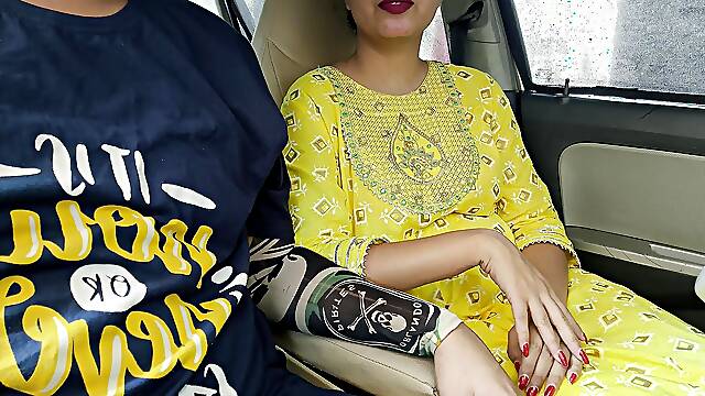 First Time She Rides My Dick in Car Outdoor Sex Indian Desi Girl Saara Fucked Very Hard in Boyfriend's Car