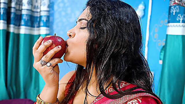 Desi Mallu Bhabhi Hardcore Fuck with Her Debar When Her Husband Not at Home Full Movie ( Hindi Audio )