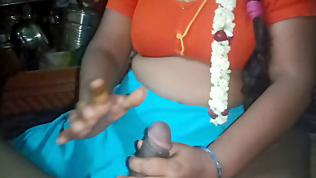 Tamil Bhabhi Very Hot Blowjob in Indian Homemade